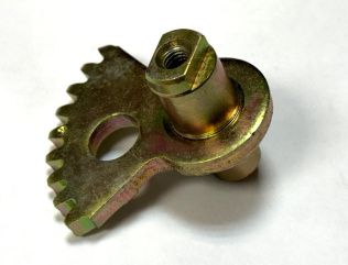 Вал с полушестерней привода мех-ма переключ.передач P0100002332A0000