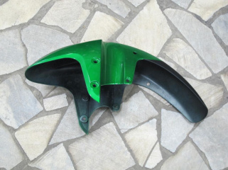 Крыло переднее (зеленое/чёрное), пластик